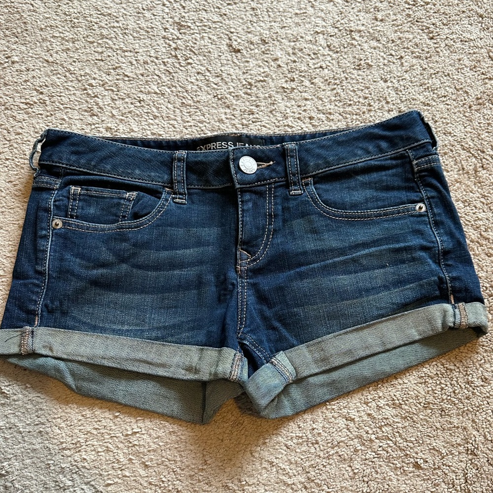 Express Cuffed Jean Shorts in dark blue size 2
